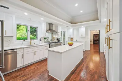 Image de Luxury 14, 000 sq foot Compound!