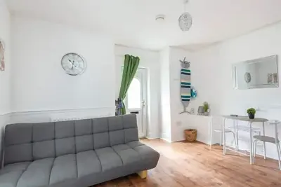 Image de Cheerful Maisonette in the heart of Orrell Park