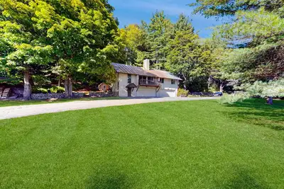 Image de Cozy house w/ mtn views, sauna, fire pit, Bbq, fireplace, w/d, deck, wifi, Ev