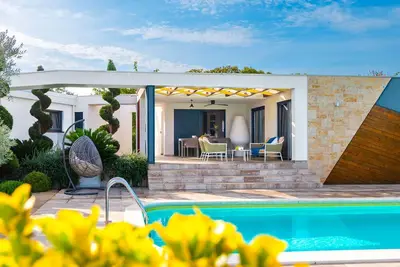 Image de Villa Royal Green Three (V4772-K1) - Nin