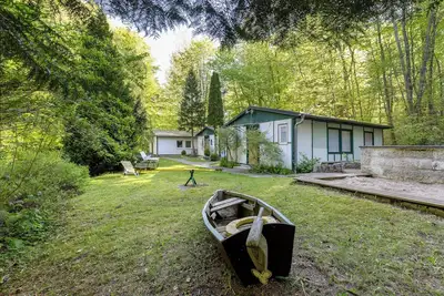 Image de Bungalow 'Ferienbungalow 2 In Boitzenburg' avec jardin privé