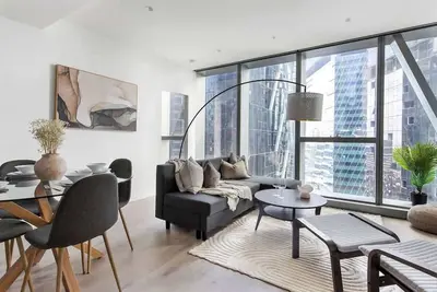 Image de Chic 2br Apt Opposite Southern Cross, City Views