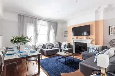 Image de Soho - Spacious 5 bed, 2bath Apartment-Soho