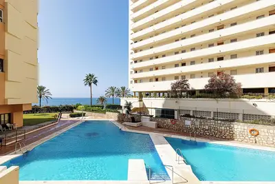 Image de Marbella Beachfront Penthouse with 200 sqm Terrace!