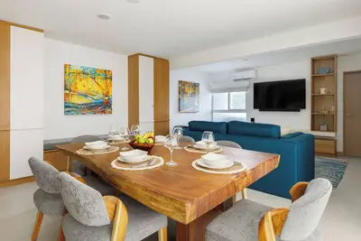 Image de Stunning Luxury Condo with High Tech Amenities and Mountain View