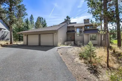 Image de Sunriver Golf Course Home, Private Hot Tub and Sauna, Ac!