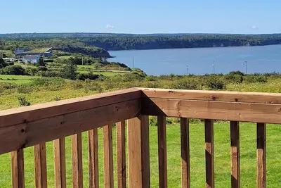 Image de Seaside Escape with a million dollar ocean view. Pet friendly. Sleeps 4.