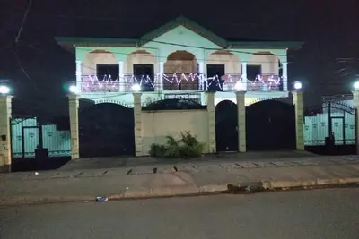 Image de Appartement moderne Maetur Nkomo Yaoundé, caméra de surveillance, quartier chic