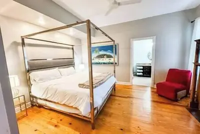 Image de Pied-à-Terre on East Waldburg - Plus Parking