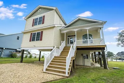 Image de Casa del Sol in Captain's Cove Golf & Yacht Club!