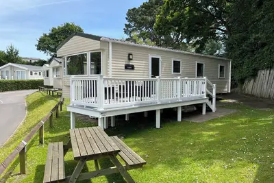 Image de Snowdrop Lovely caravan, veranda and dogs stay free at Rockley Park Poole Dorset