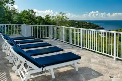 Image de Cay Syrah: Perfect Family home! Amazing views and sunsets!