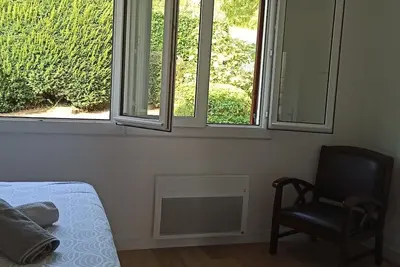 Image de Maison de campagne moderne, rénovée récemment.