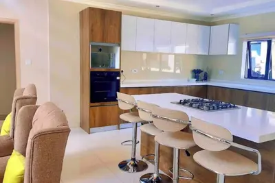 Image de Airport Holiday Home