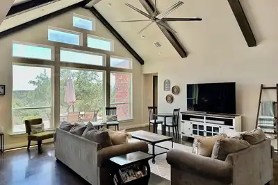 Image de Breathtaking Texas Hill Country Views - Welcome to the Retreat at the Ridge