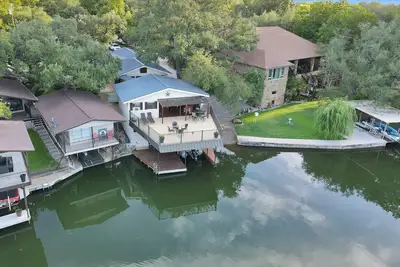 Image de Quiet Cove Close to Open Water with new Hot Tub