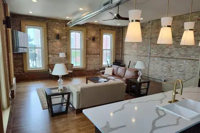 Image de Prime destination for Oshkosh and Appleton, stunning river views