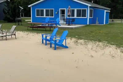 Image de Beach Blessings is a Cozy Home On Lake Huron Beachfront Sugary Sands Oscoda, Mi.