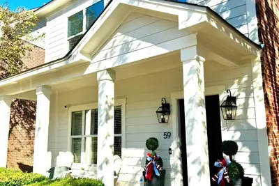 Image de Where Southern Hospitality Blossoms—1 Mile to Ole Miss, The Square & Grove