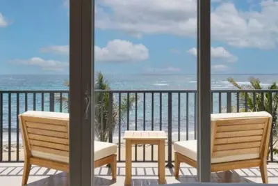Image de Discover a revitalizing beachfront hotel in St. Maarten