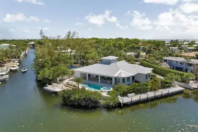 Image de Newly built 4-bedroom house in Tavernier with ample dock space and Kayak ramp.