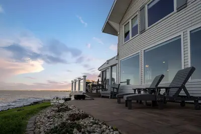 Image de Lakefront Getaway in Huron