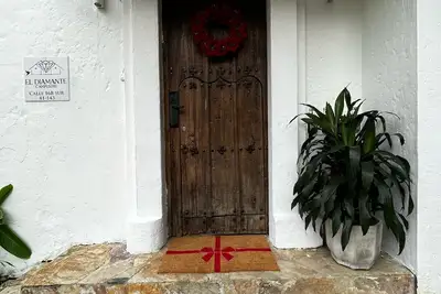 Image de #2 This traditional architectural house with modern&contemporary finishes