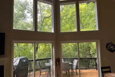 Image de Helen Haus, Sleeps 10, Fire Pit / Pool Table! Golf