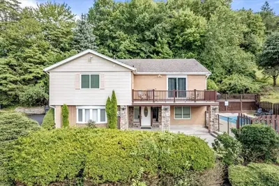 Image de Spacious House w/ Pool @Wexford