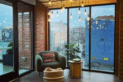 Otr\/Cbd - 1 King Bed W\/Gym, Free On-Site Parking, Pool, & Club Room