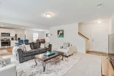 Image de Modern & Private Lexington Retreat Near Columbia!