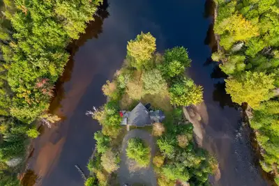 Image de Chalet de la Pointe | Spa | Bbq | Rivière