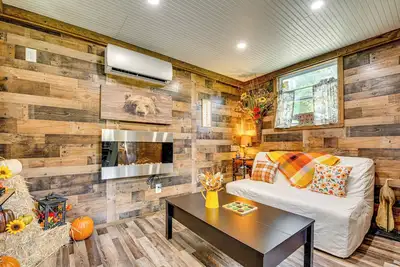 Image de Creek Access, Fire Pit & Grill: Summerville Studio