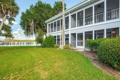 Image de Walk to Pool: Riverfront Welaka Condo w/ Boat Ramp