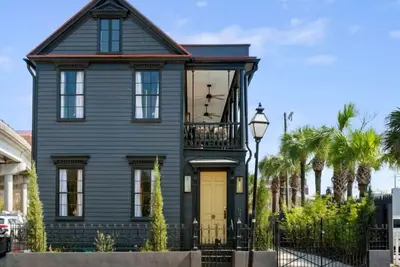 Image de The Queen on King Street 7 Bedroom Duplex