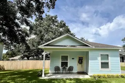 Image de Cozy Cottage Near Beaches sleeps 4