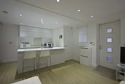 Image de Superb modern house in Cardiff!