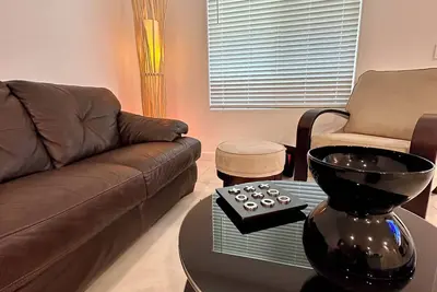 Image de For rent 2 bedrooms & 1 full private bathroom kitchen living room share w host