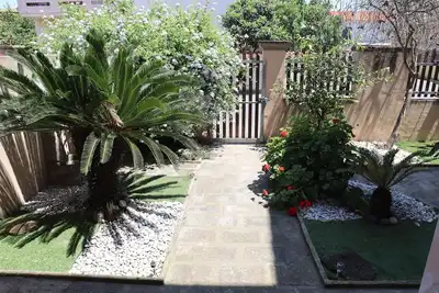 Image de Elegant apartment, with private garden and pets allowed