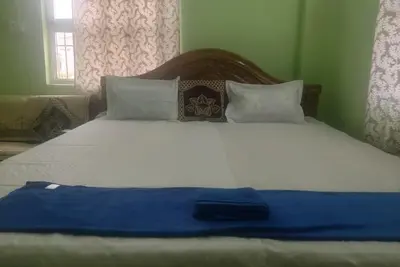 Image de Bedrooms with Private Bath, and Luxury Car with driver - 301