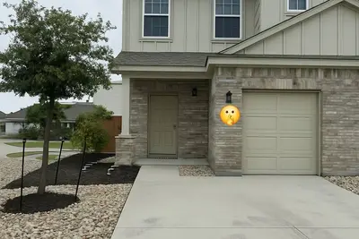 Spacious Townhome in Georgetown