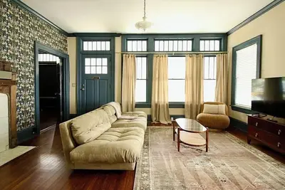 Image de Rou's Charming 3-bedroom house in Historic Vineville with WiFi, Ac