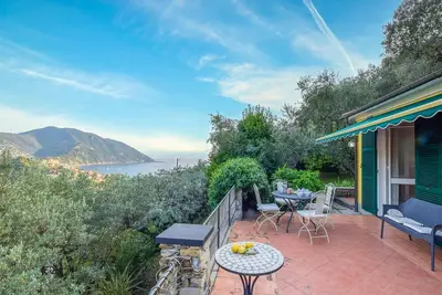 Image de Maison confortable à Recco avec jacuzzi