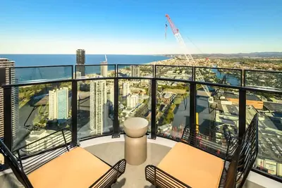 Image de Cloud Nine Retreat Luxe 44th Fl Apartment