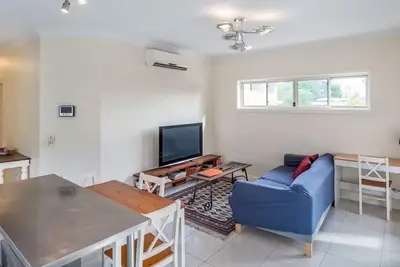 Image de Contemporary 2br Escape Upper Level Sanctuary