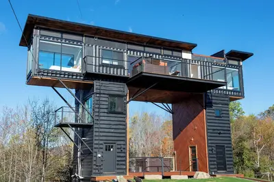Image de Amazing 34 foot high shipping container home in Whitingham on Sadawga Lake