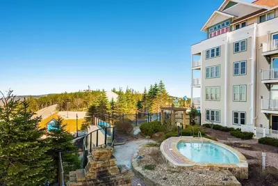 Image de Seneca Lodge in Snowshoe Village - Steps to Ski Slopes