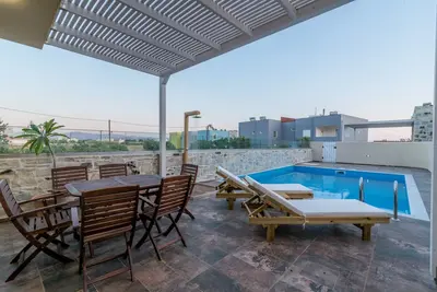 Elmara Luxury Villa 1 Next to the Beach