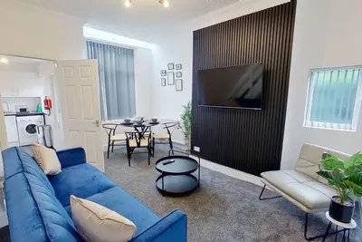 Image de 2 Bedroom House - WiFi - Parking - Pool Table