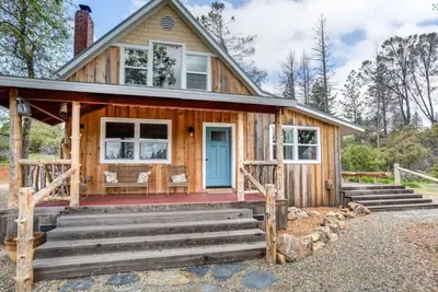 Image de Eastwood Ravine Cabin w/Hot tub, pets on 40 acres!